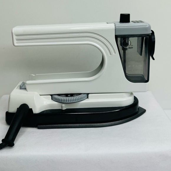 Proctor Silex Mini Steam/Dry Travel Electric Iron‎ Dual Voltage I-2565A; Compact - Picture 4 of 16